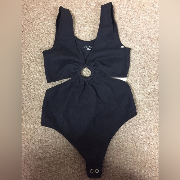 Elegant Black Women's Bodysuit - Picture 2 of 2